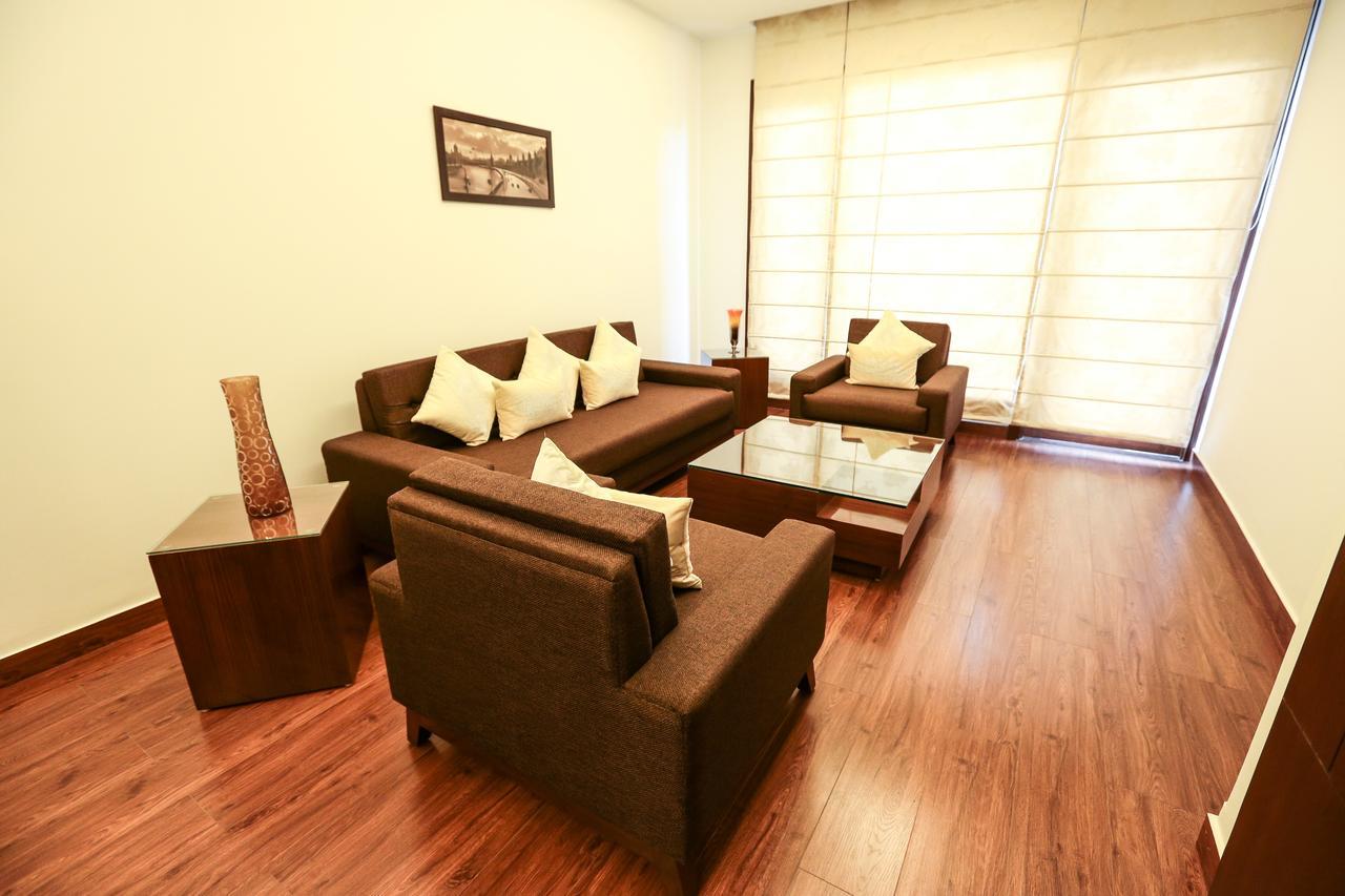 Css Abode Hotel Noida Exterior foto